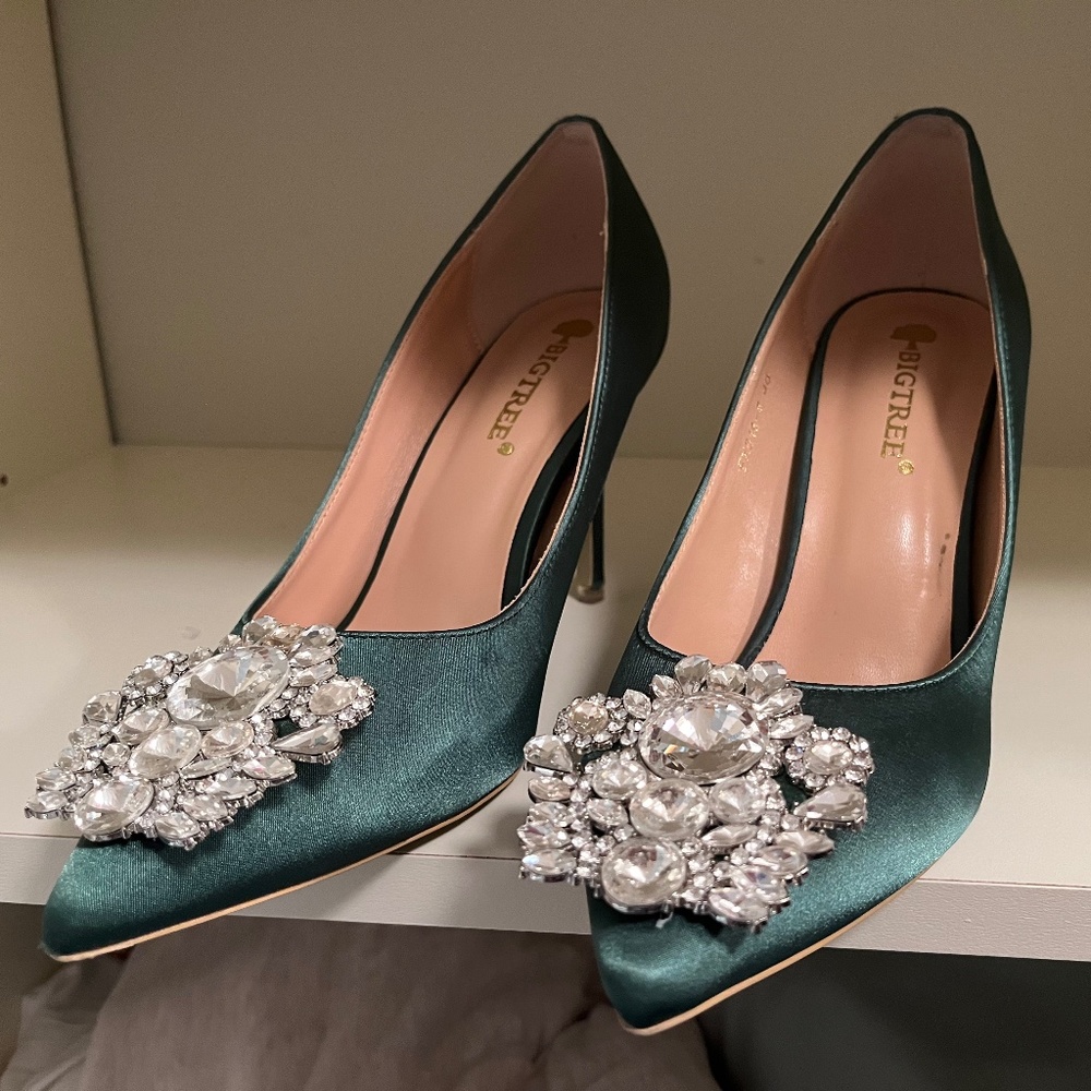 Evening shoes size 8